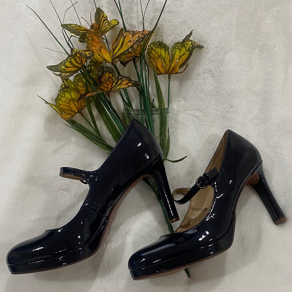 NATURALIZER Black Patent Mary Jane Heels. Size 8N - Picture 3 of 6